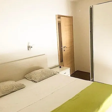 Apartment Apartman Mila