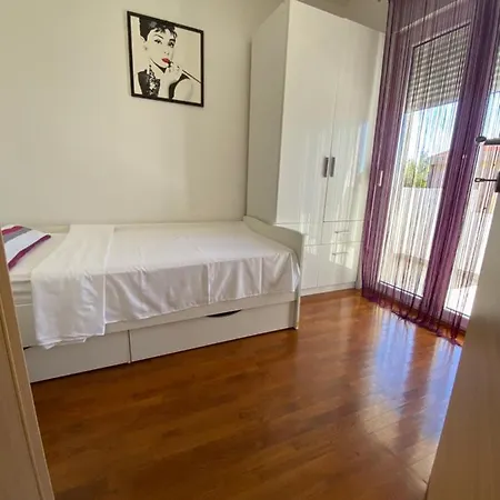 Apartman Mila Apartment *